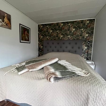 Stuga Centrala Faerjestaden Med Gangavstand Till Det Mesta Esterno foto