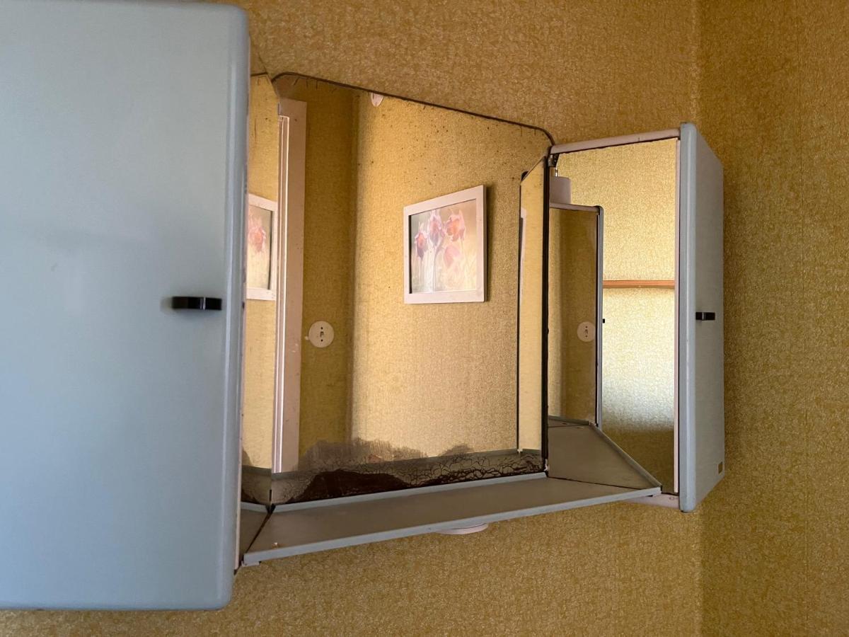 Stuga Centrala Faerjestaden Med Gangavstand Till Det Mesta Esterno foto
