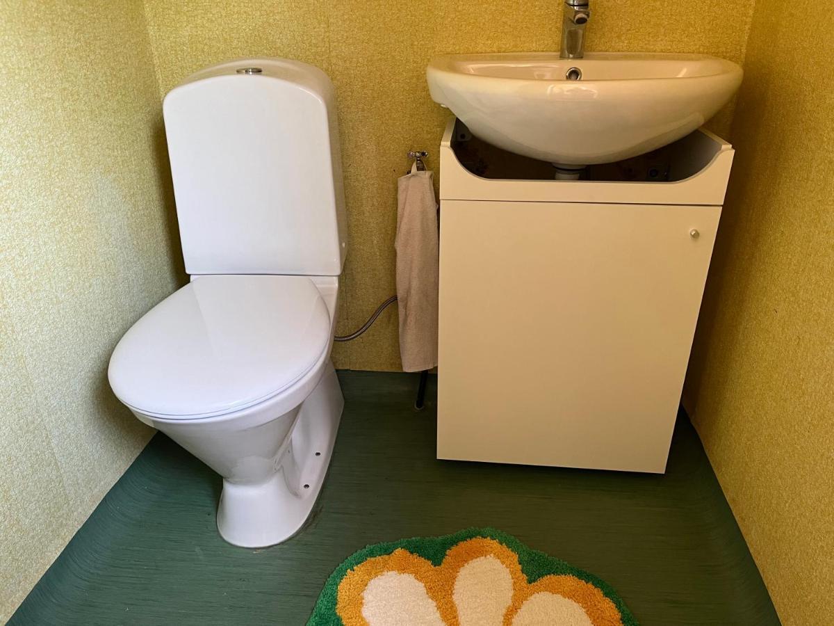 Stuga Centrala Faerjestaden Med Gangavstand Till Det Mesta Esterno foto